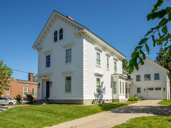 3 Temple Street, Kennebunkport, ME 04046