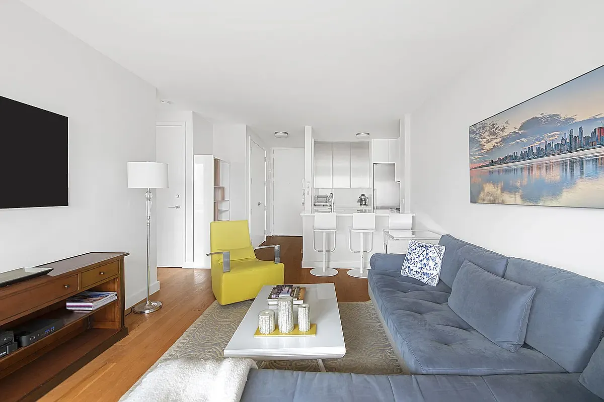 Building Photo - 200 E 89th St #20D