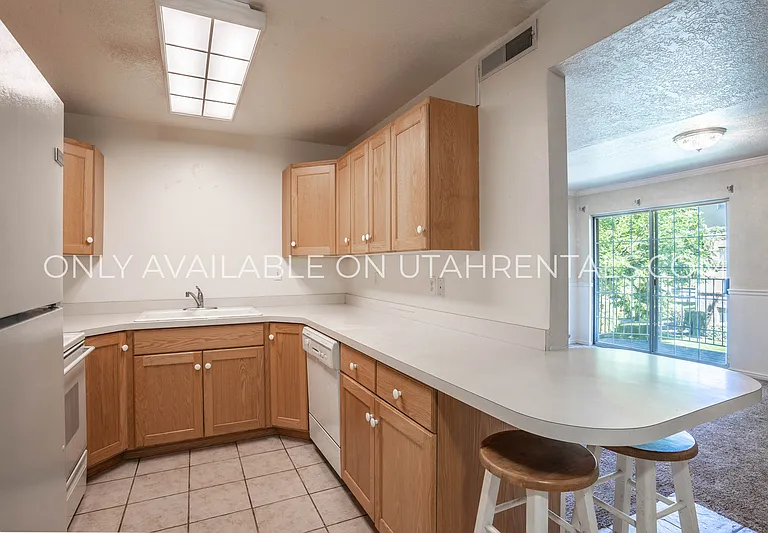 1214 W 1380 N — Photo 9