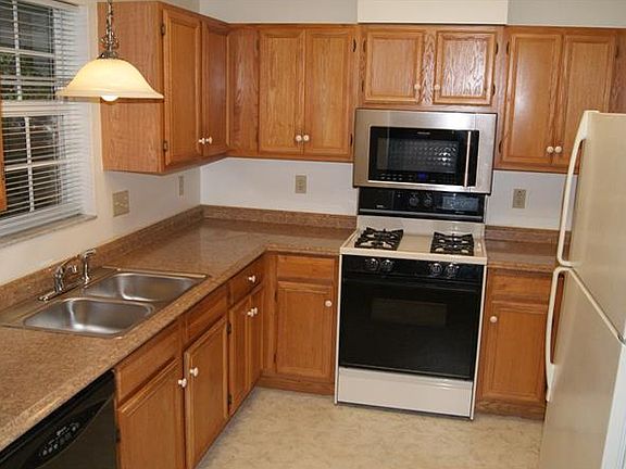 2nd image of 1114 E Boyer St