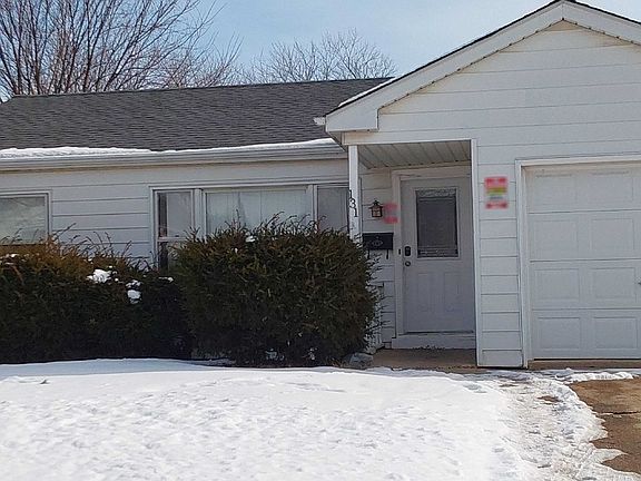 2nd image of 131 N Sumac Ave