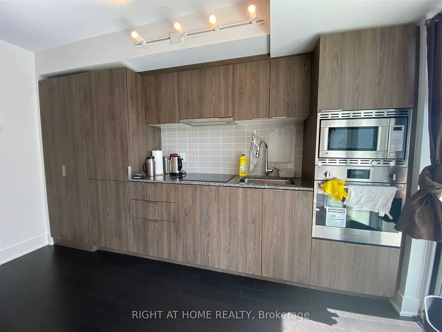 2 bed, $2,350 — Photo 3