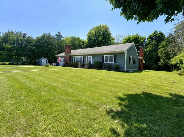 32 Olivetti Pl, Plattsburgh, NY 12901