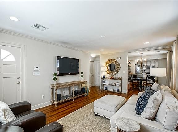 5th image of 438 Bath Ave