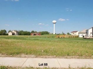 890 Goldfinch Ln, Marshall, WI 53559