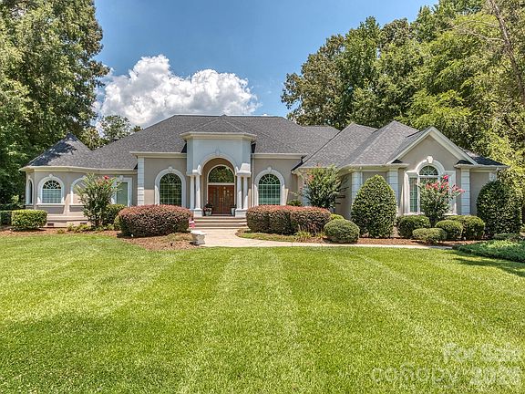 2nd image of 1733 White Pond Ln