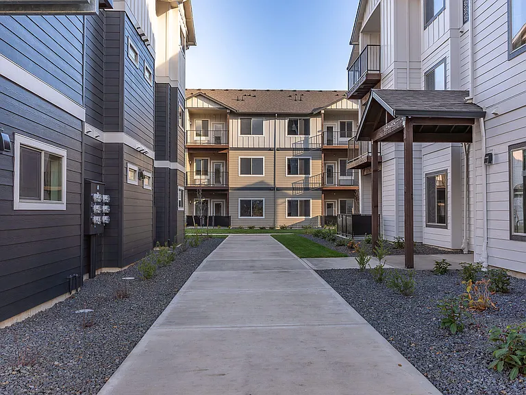 Woodburn Place Apartment Homes — Photo 15