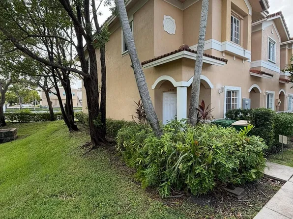 8800 Riverside Street, Tamarac, FL 33321