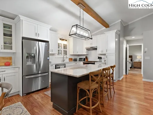 1157 Pine Ridge Road, Beech Mountain, NC 28604