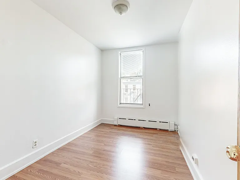 23-45 24th St #2R — Photo 8