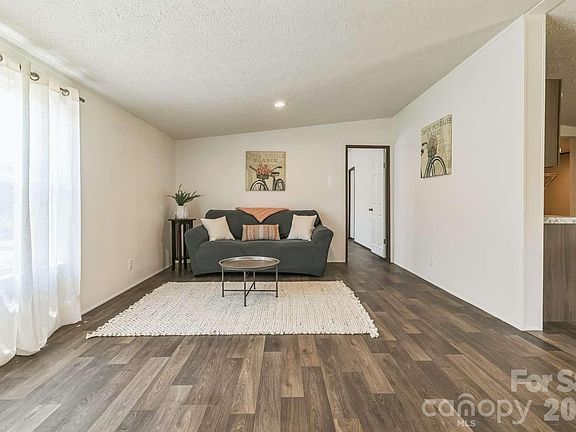 3rd image of 881 Hines Rd