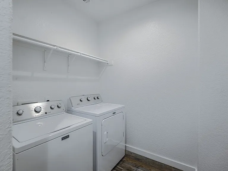 Belcara Luxury Townhomes Washer & Dryer Included