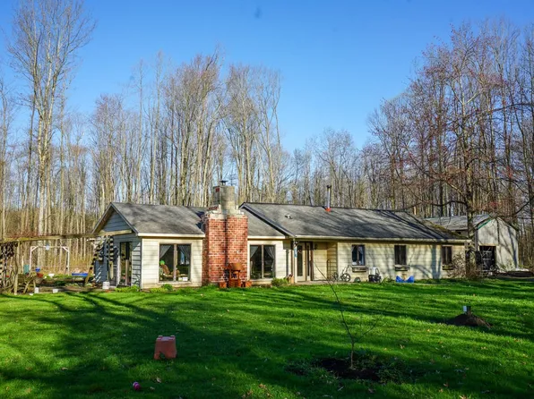 6831 Howard Rd, Williamsfield, OH 44093