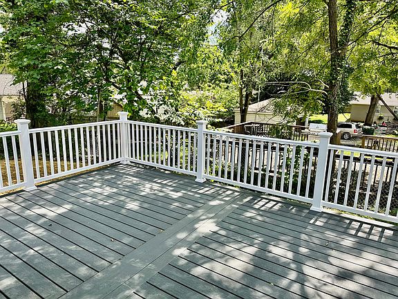 5th image of 355 Owosso Ave