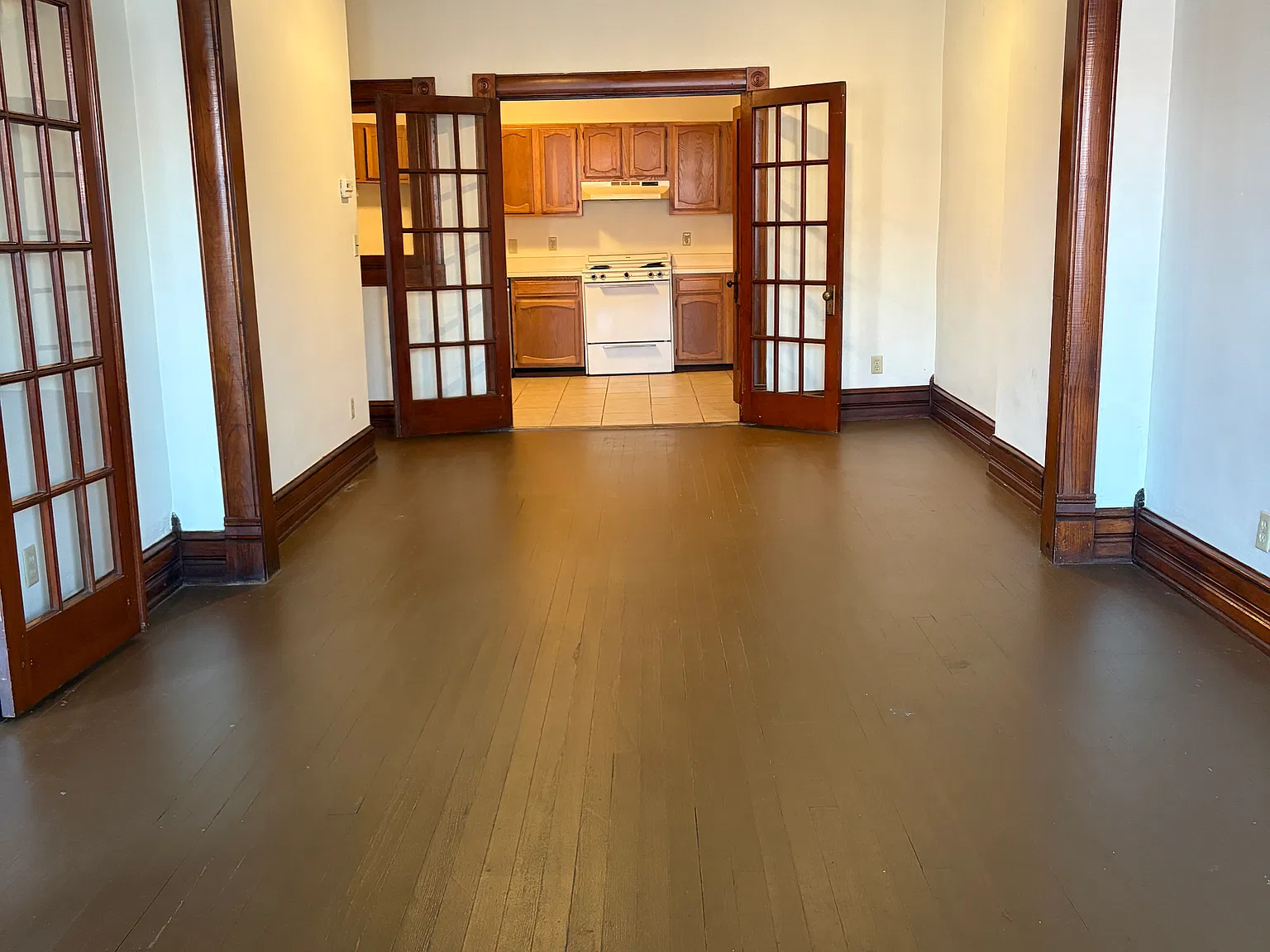 67 N Paint St — Photo 1