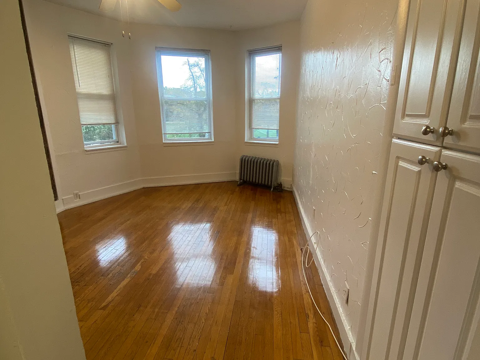 2 bed, 999 sqft, $3,700 — Photo 2