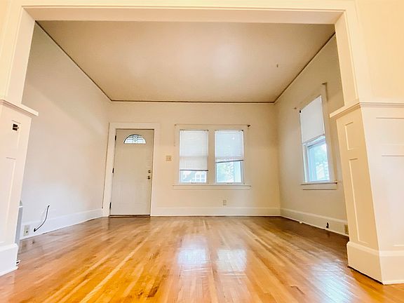 5th image of 2332 9th Ave