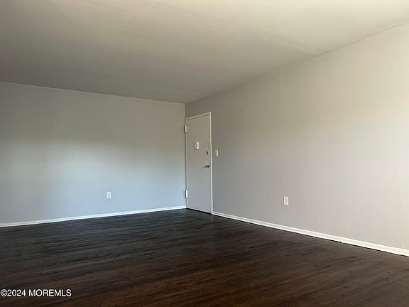 4th image of 31 Manchester Ct APT C