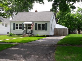 122 N Elroy Ave, Bartlett, IL 60103