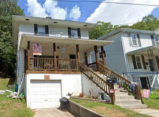 604 Roxbury St, Clifton Forge, VA 24422