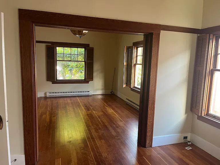 2323 Grant St — Photo 5