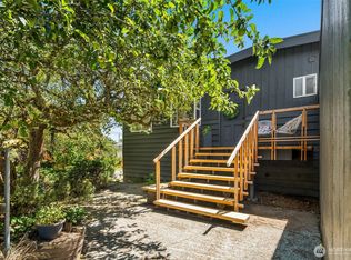 2103 SW 110th St, Seattle, WA 98146