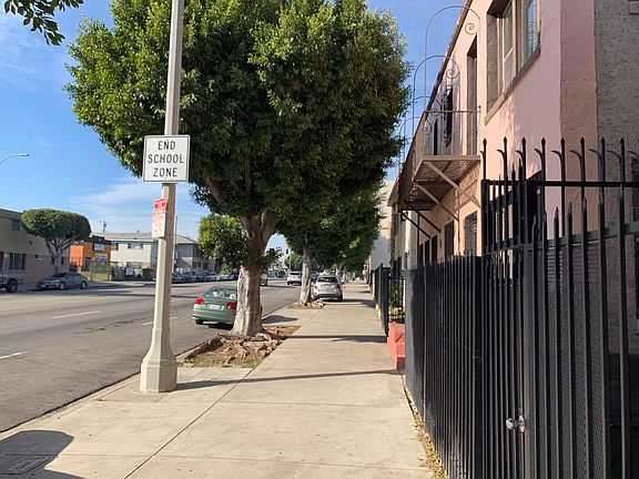 5th image of 1923 W Florence Ave