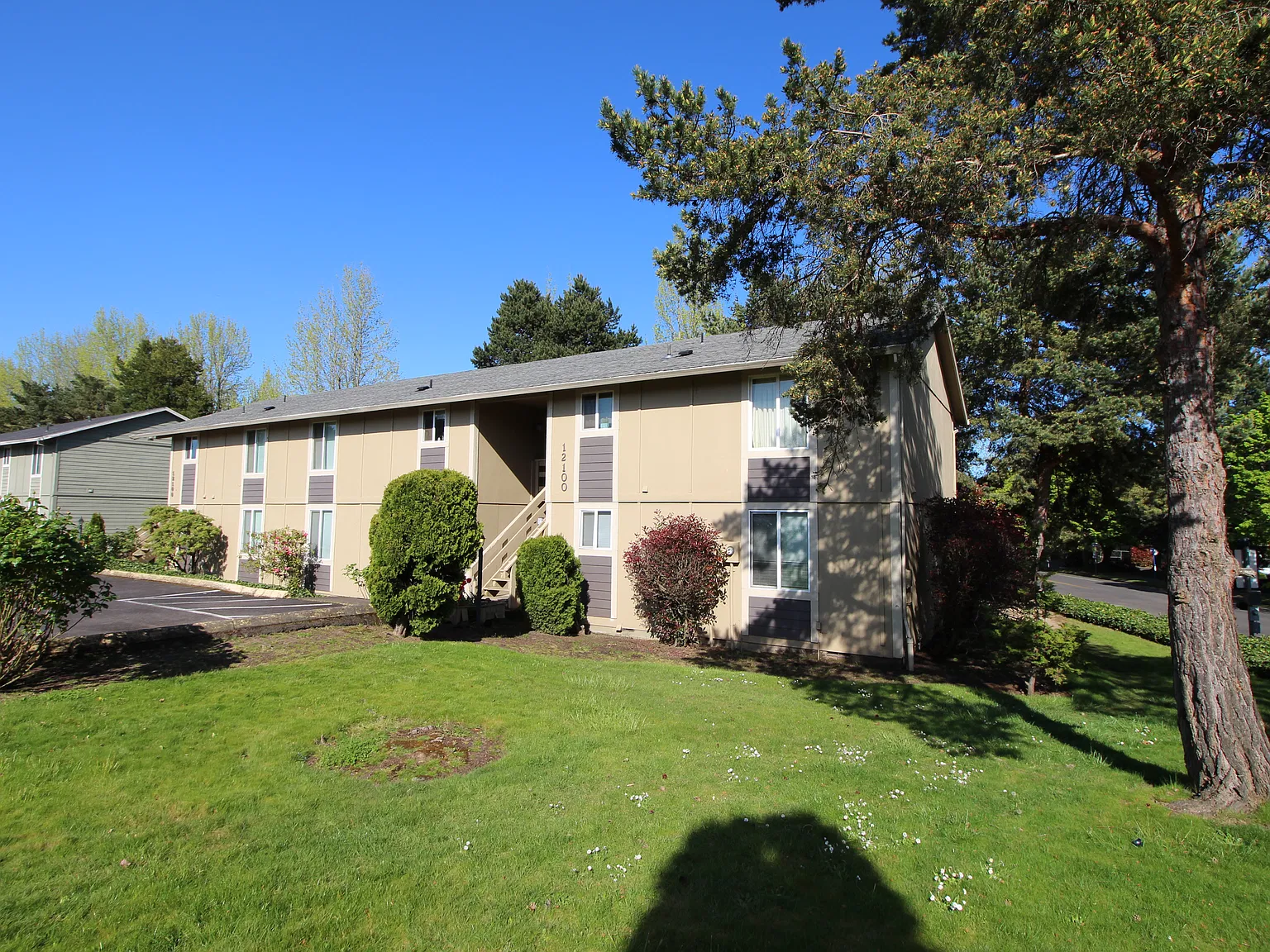 1 bed, 768 sqft, $1,365 — Photo 2
