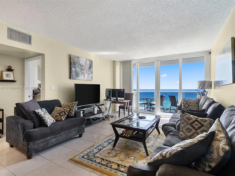 3725 S Ocean Dr #1110 — Photo 6