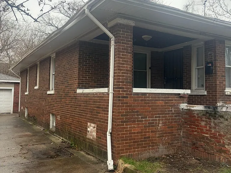 4425 Madison St — Photo 2
