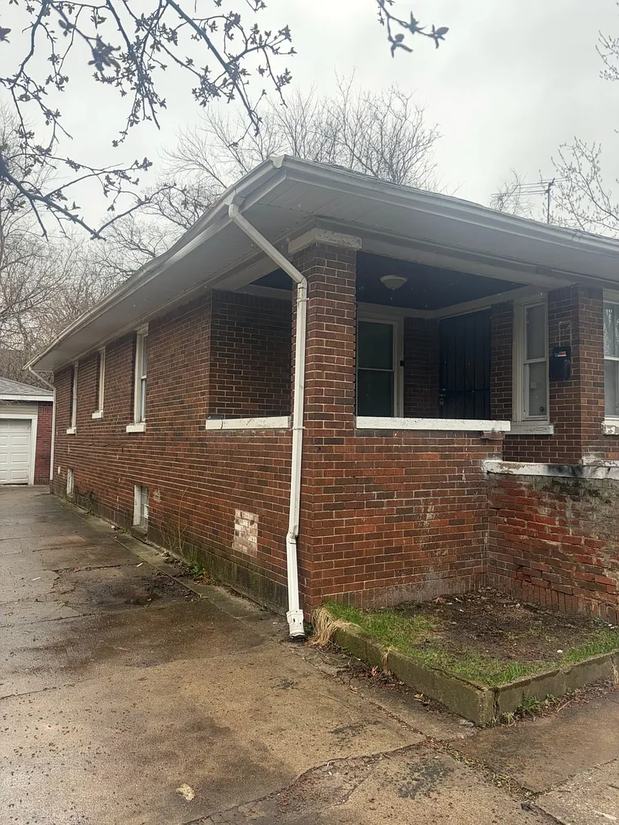 Building Photo - 4425 Madison St