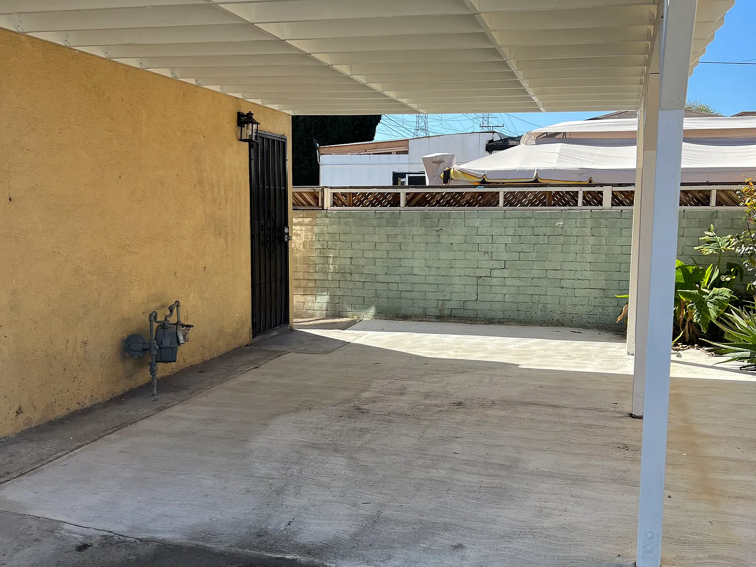 2 bed, 958 sqft, $2,700 — Photo 2
