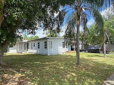3rd image of 1437 SW 4th Ave