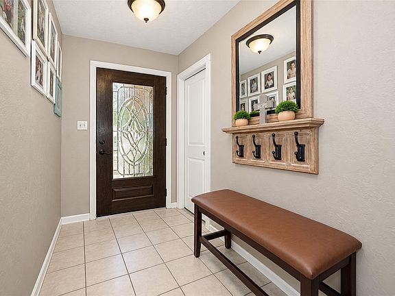 4th image of 1834 Powderhorn Ln