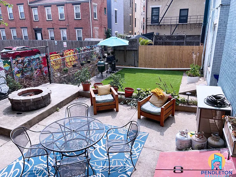521 E 13th St #4 — Photo 10