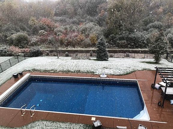 2nd image of 2965 White Pine Way