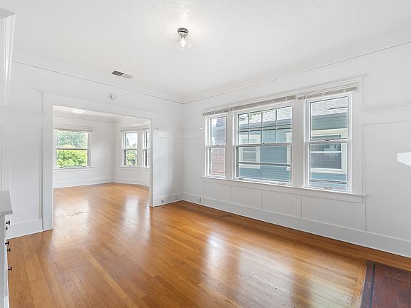 4th image of 1915 NE 16th Ave APT 3
