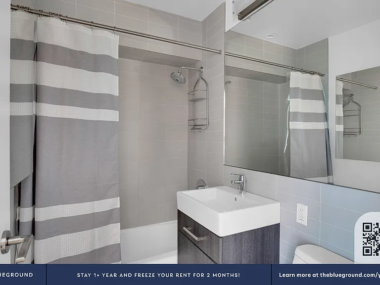 101 W 15th St #527 — Photo 12
