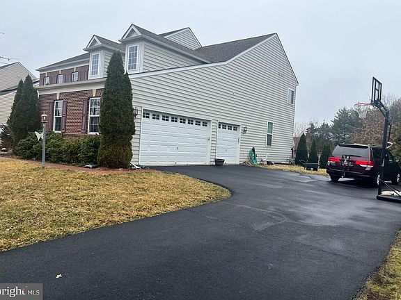 2nd image of 42443 Reservoir Ridge Pl