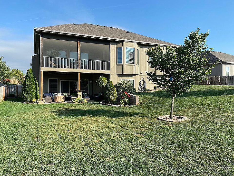 1st image of 3125 NE 91st Pl