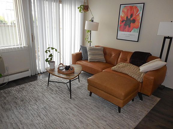 2nd image of 2317 Packard St APT B103