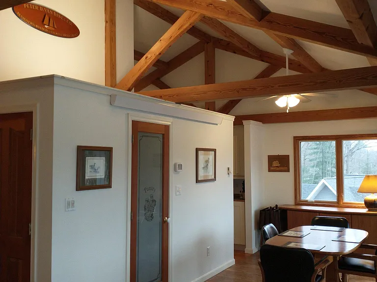402 Forest Beach Rd — Photo 8