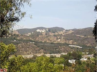 4th image of 801 Linda Flora Dr