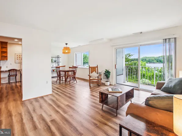 351 Gatewater Ct #C, Glen Burnie, MD 21060