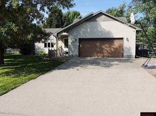220 Heron Dr, Mankato, MN 56001