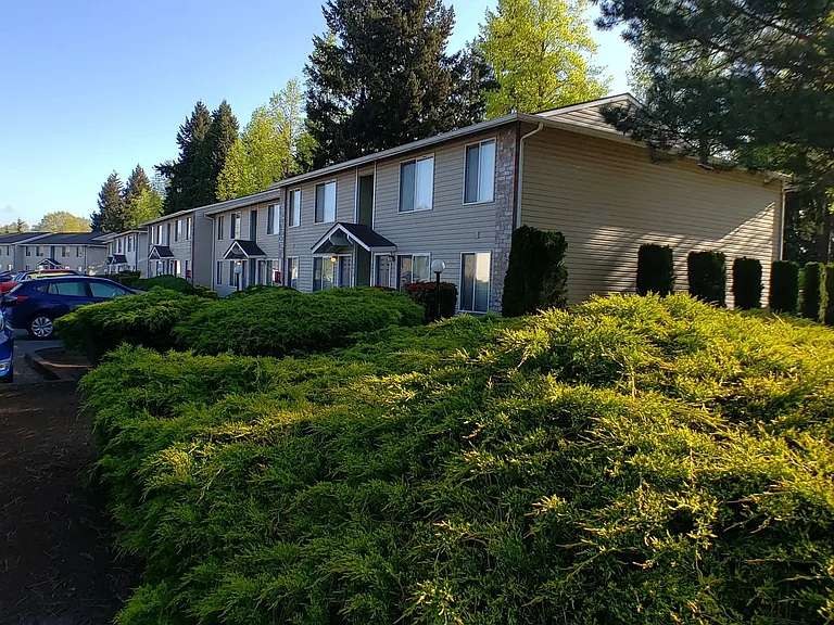 Greenwood Park Apartments — Photo 32