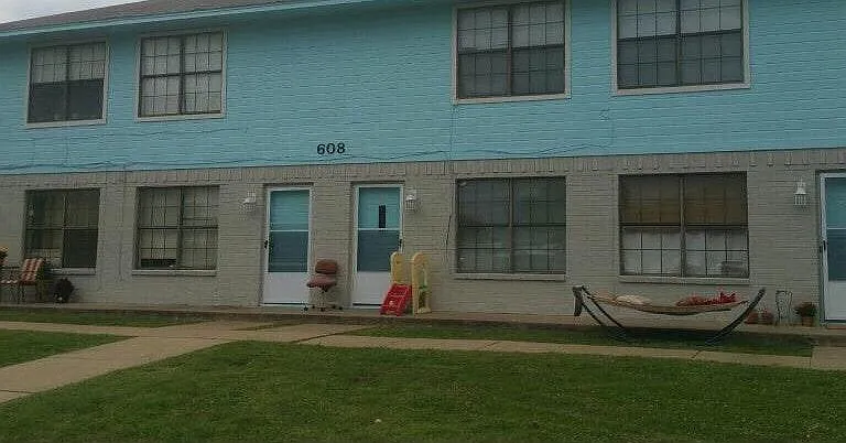 608 Meadow View Ct — Photo 3