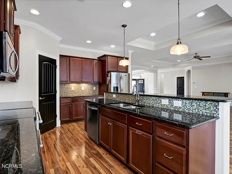 804 Ovates Ln — Photo 11