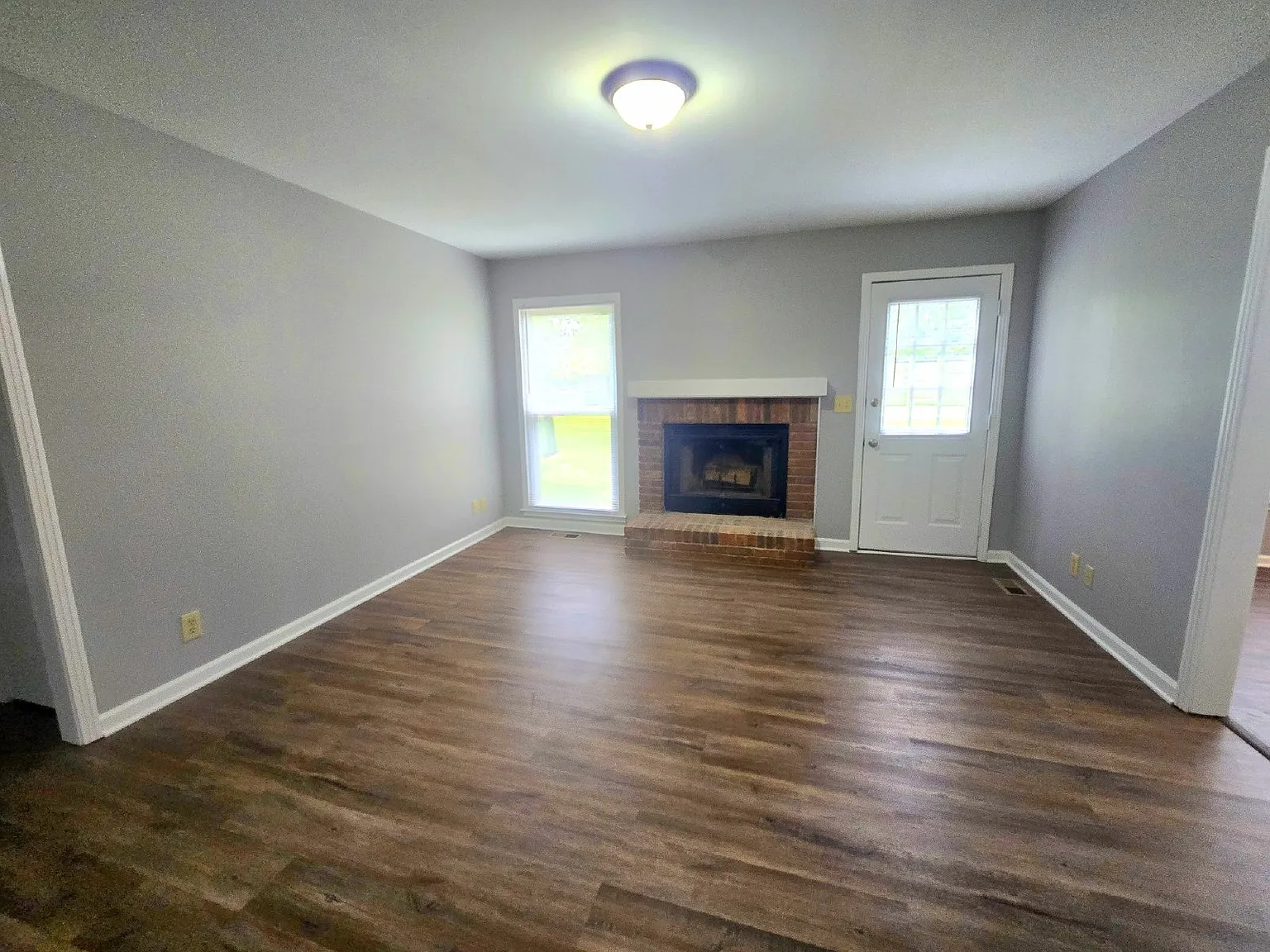 3 bed, 2.0 bath, 1402 sqft, $1,550 — Photo 3