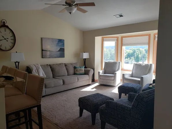 605 Sandy Point Rd Unit 11, Harpers Ferry, IA 52146